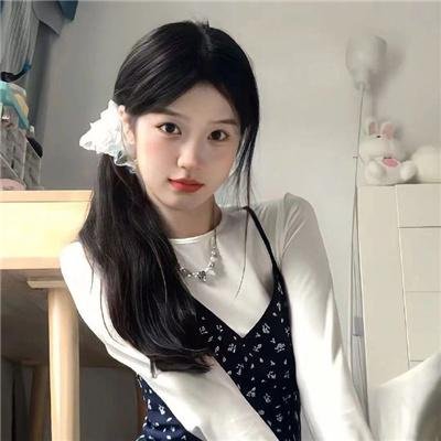 着牛仔裤的钟馗